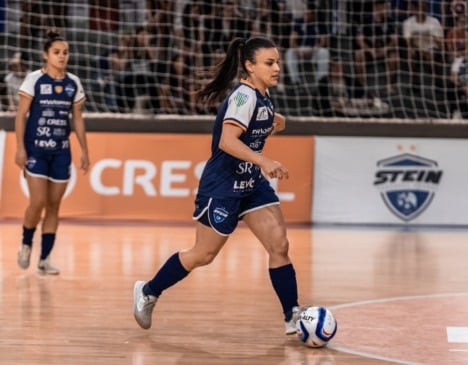 Stein decide vaga na semifinal da LFF