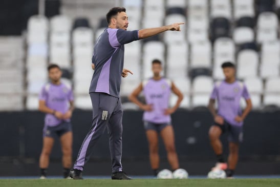 Ancelotti comanda o Botafogo em noite decisiva e com casa cheia. Foto: Vítor Silva/Botafogo