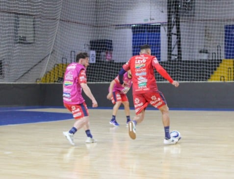 Cascavel Futsal avança para os play-offs da Liga Futsal. Confira os detalhes dos confrontos e a trajetória do time - Foto: Assessoria
