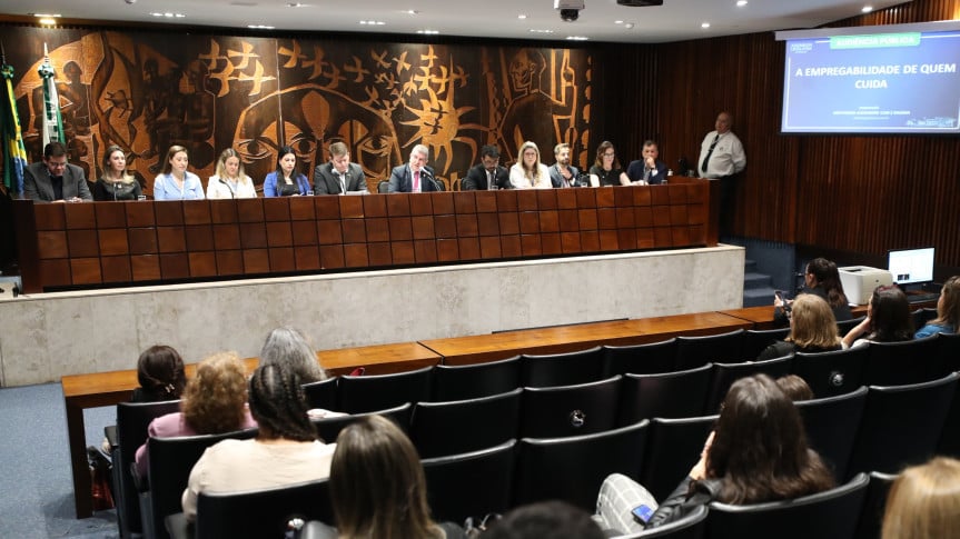 Entenda como a Audiência Pública sobre Alep aborda a empregabilidade de cuidadores de pessoas com deficiência no Paraná - Foto: Orlando Kissner/Alep