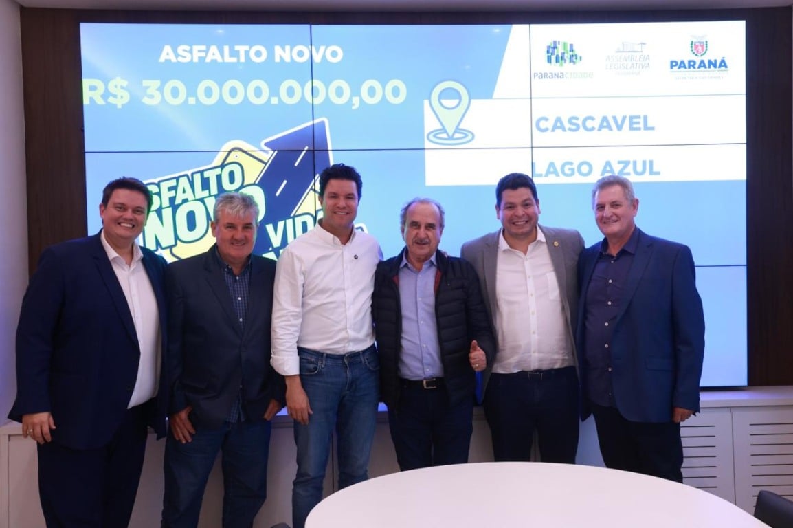 Ratinho Junior anuncia R$ 30 milhões para pavimentação no bairro Lago Azul em Cascavel, trazendo melhorias para a comunidade - Foto: Assessoria 