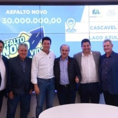 Ratinho Junior anuncia R$ 30 milhões para pavimentação no bairro Lago Azul em Cascavel, trazendo melhorias para a comunidade - Foto: Assessoria 