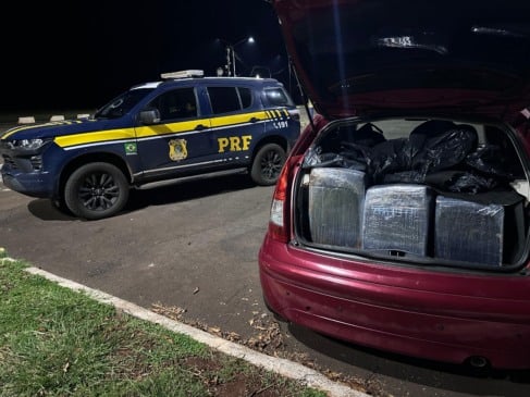 Entenda a operação da PRF que resultou na prisão de um foragido e na apreensão de 416 kg de maconha em Foz do Iguaçu - Foto: PRF