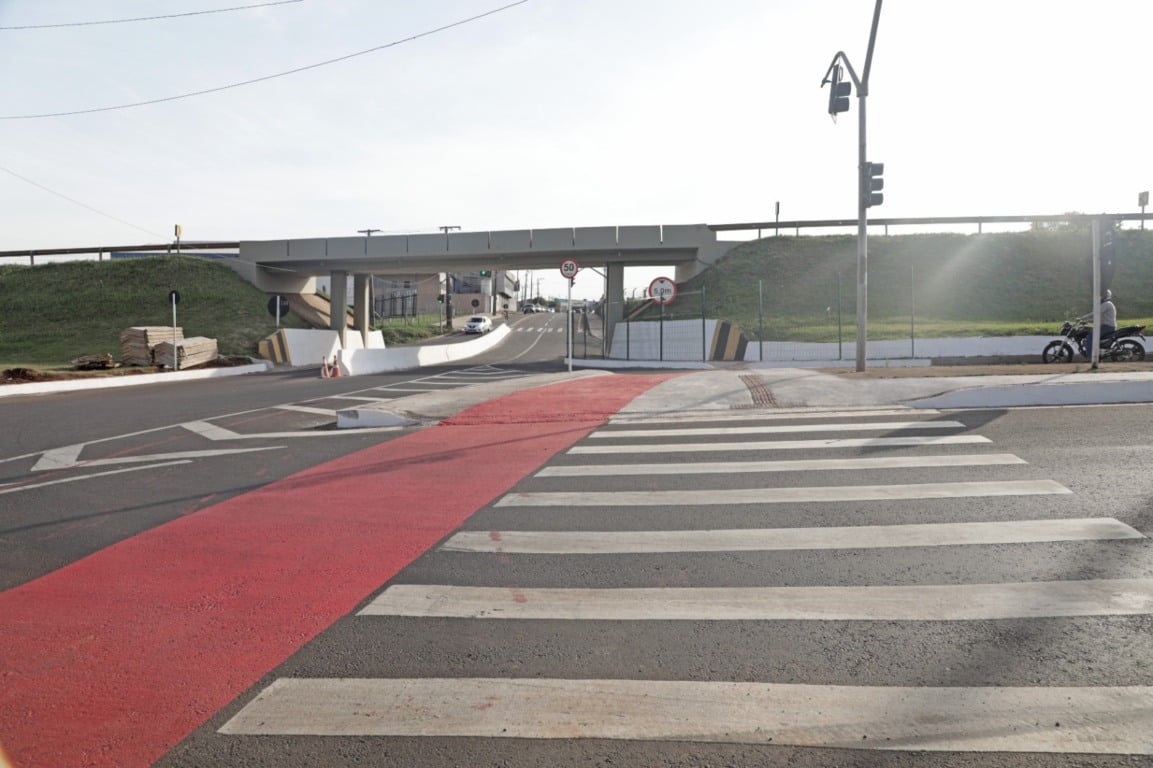 Após a inauguração da ponte em Cascavel, veja como as fortes chuvas afetaram a cidade e o comportamento dos motoristas - Foto: Secom