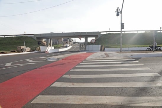 Após a inauguração da ponte em Cascavel, veja como as fortes chuvas afetaram a cidade e o comportamento dos motoristas - Foto: Secom