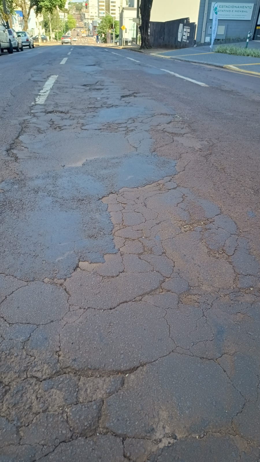 Cascavel enfrenta um desafio contínuo com buracos nas ruas - Foto: Paulo Alexandre/O Paraná