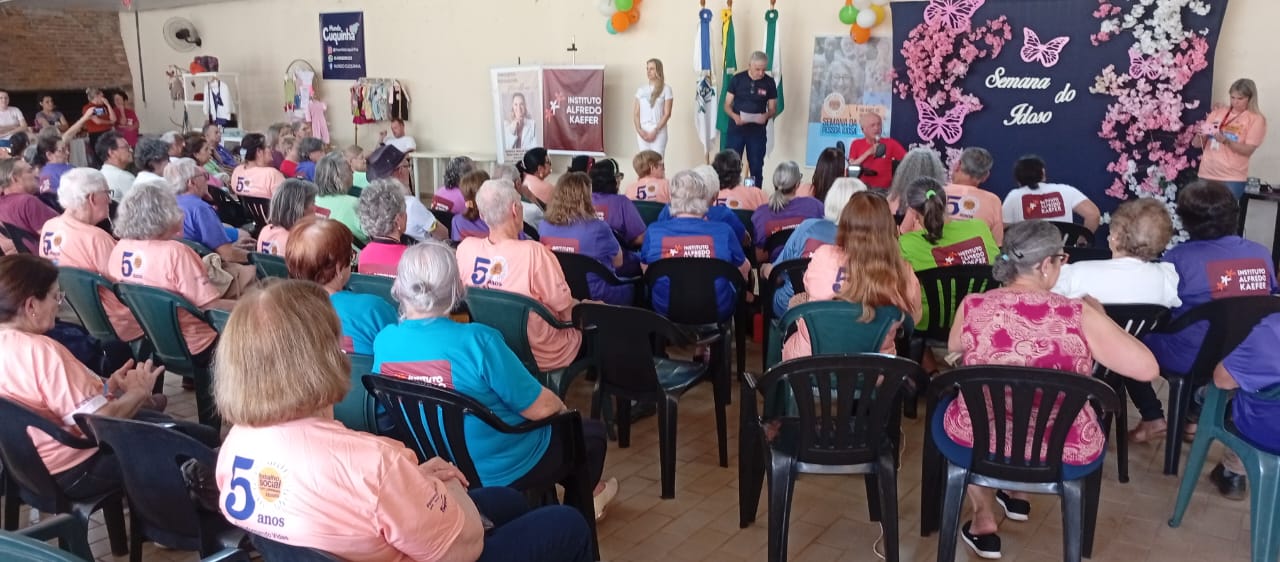 Abertura da Semana da Pessoa Idosa de Cascavel reúne cerca de 200 pessoas