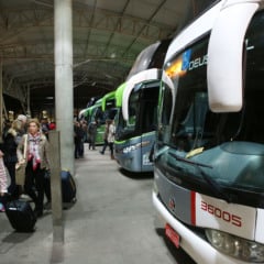 Descubra como o setor de serviços lidera a geração de empregos no Paraná com mais de 58.000 novas vagas criadas - Foto: Cesar Brustolin/SMCS