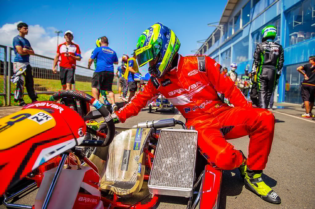 Atual campeão da Copa Brasil na categoria OK-N, Firás Fahs quer trazer para Foz do Iguaçu também o título do Campeonato Brasileiro - Foto: Bruno Gorski/Divulgação