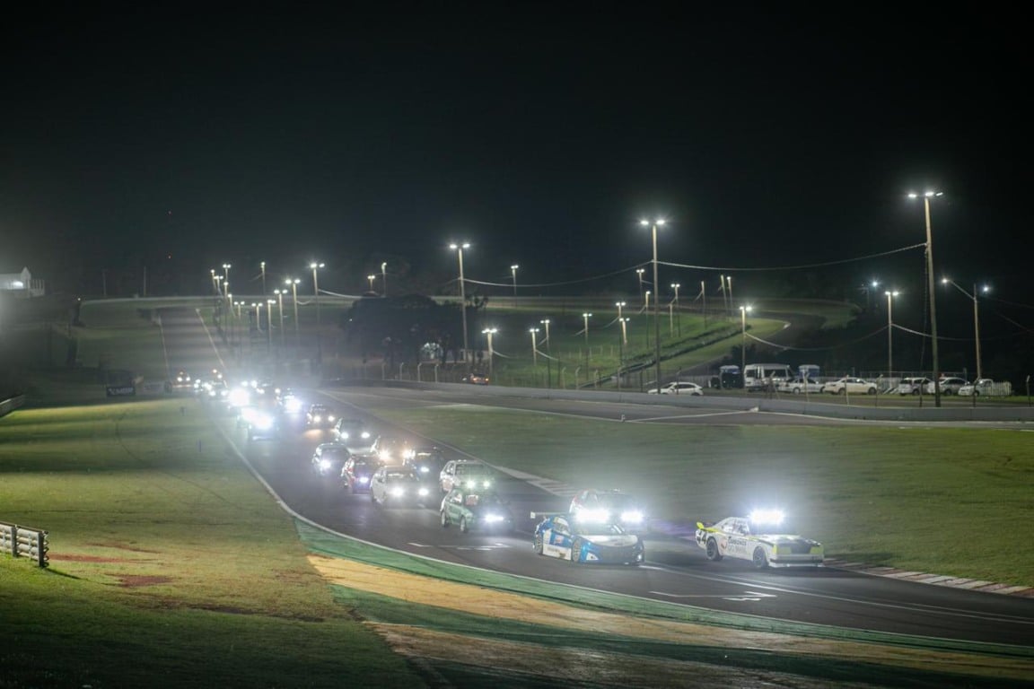 Provas noturnas se tornam “normais” no Autódromo Zilmar Beux, em Cascavel - Foto: Vanderley Soares/Divulgação