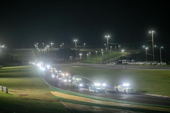 Provas noturnas se tornam “normais” no Autódromo Zilmar Beux, em Cascavel - Foto: Vanderley Soares/Divulgação