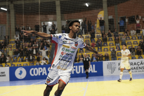 Acompanhe a emocionante fase de play-offs do Campeonato Municipal de Futsal. Conheça os semifinalistas das categorias adultas e jovens - Foto: Divulgação