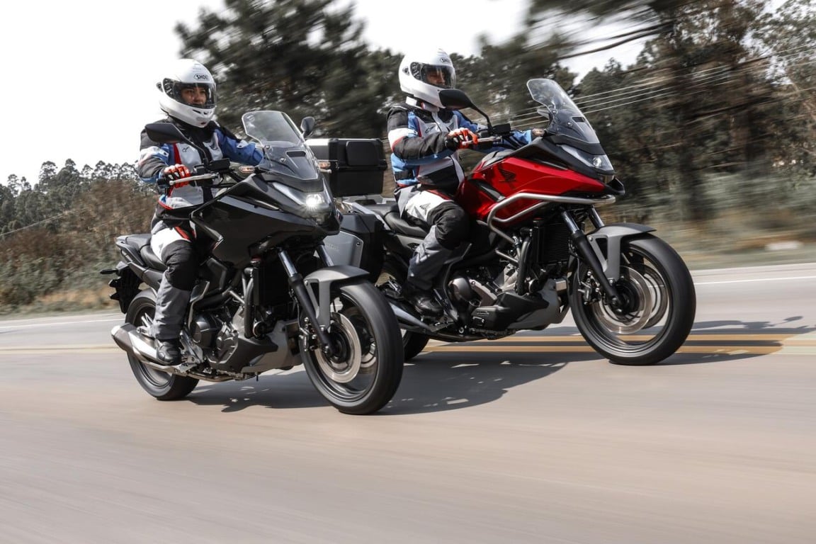 A versão 2026 da Honda NC750X traz refinamentos no design, no sistema de freios, novo painel TFT 5” e inéditos materiais sustentáveis Durabio para a carenagem - Divulgação