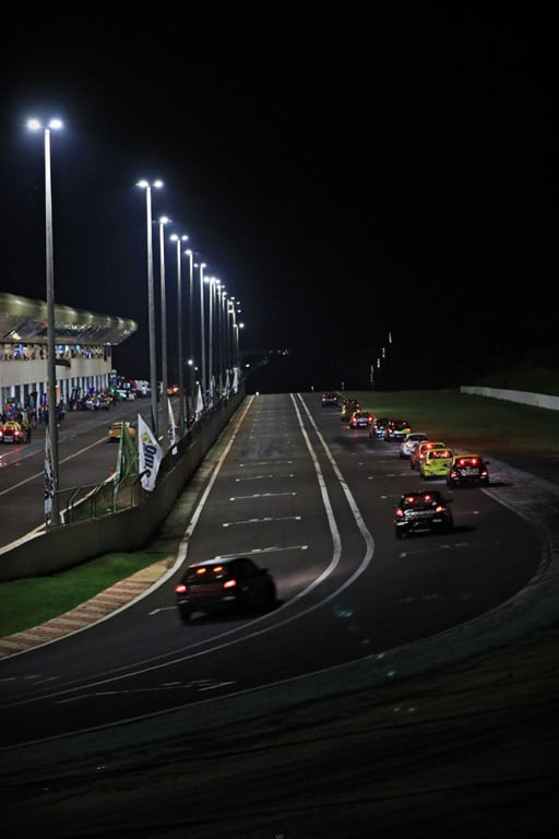 Pelo segundo ano consecutivo, a Cascavel de Ouro será à noite e já conta com mais 50 carros inscritos - Foto: Divulgação