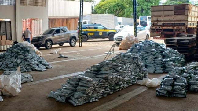 A Polícia Rodoviária Federal (PRF) registrou um aumento expressivo de 257% nas apreensões de agrotóxicos ilegais no Paraná - Foto: PRF