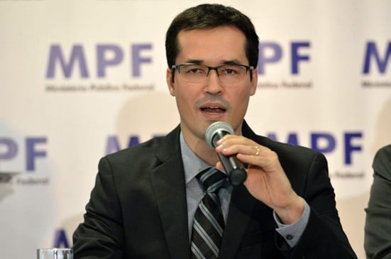 Na esquerda, o PT deve apostar em Zeca Dirceu, que pontua entre 12% e 13%, enquanto Gleisi Hoffmann, ministra do governo Lula, tende a buscar a reeleição como deputada federal - Foto: José Cruz/ABR