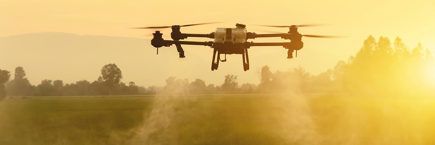 A tecnologia rural está mudando a agricultura brasileira com drones. Descubra como essas inovações estão revolucionando o campo - Foto: FAEP