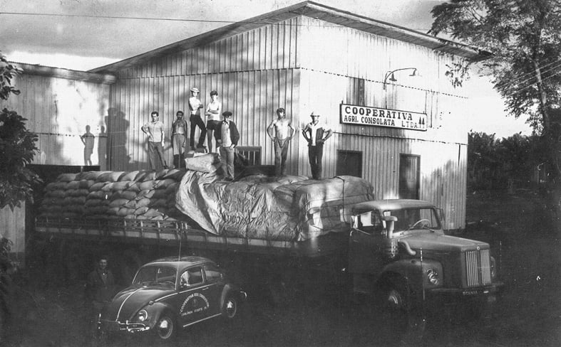 Primeiro escritório da Cooperativa em 1963 na cidade de Cafelândia
