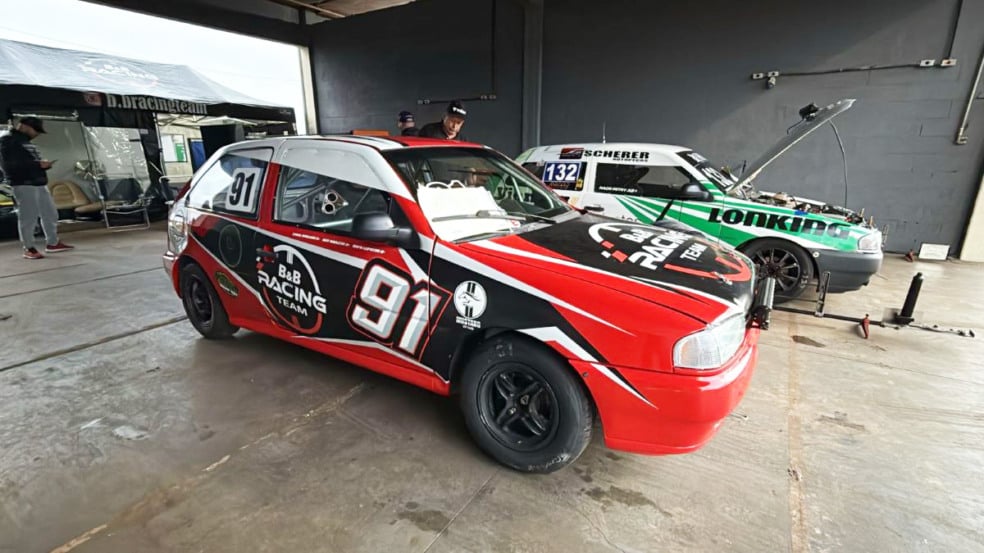 A equipe B&B Racing aproveitou bem os treinos da quinta-feira no Autódromo Zilmar Beux - Foto: Divulgação