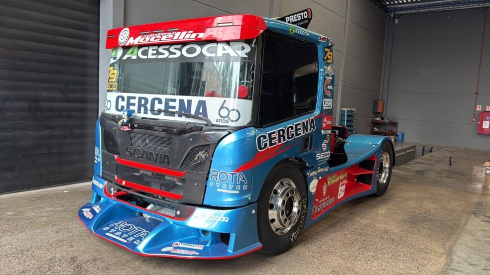 Paulo César Seco recupera seu Scania e 28 dias depois do espetacular acidente em Santa Cruz realiza treinos na pista gaúcha - Foto: Divulgação Paulo César Seco recupera seu Scania e 28 dias depois do espetacular acidente em Santa Cruz realiza treinos na pista gaúcha - Foto: Divulgação