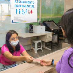 Conheça o Projeto de Lei nº 583/2025, que propõe a inclusão da borboleta roxa nas placas de atendimento preferencial - Foto: Rafael Marques/Hemoam