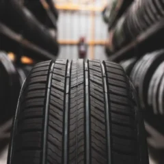 A medida dos pneus é importante, por isso, é essencial utilizar as medidas recomendadas pelo fabricante do veículo para garantir o melhor desempenho e economia - Foto: Divulgação