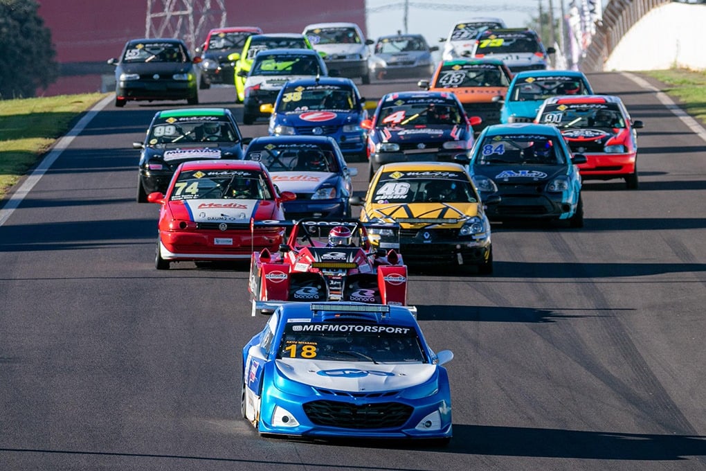 O Autódromo Zilmar Beux terá nesta sexta-feira treinos do Paranaense e Regional de Marcas e do MBR - Foto: Vanderley Soares
