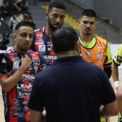 Cascavel Futsal enfrenta Ampére com vantagem no jogo de volta. Saiba mais sobre esta emocionante partida decisiva - Foto: @luananasfotos 