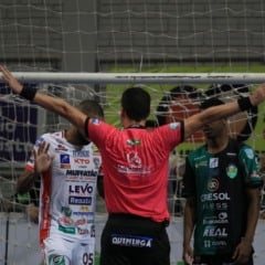 No jogo de ida o Cascavel Futsal venceu por 6x1, no Ginásio da Neva. - Foto: Celso Dias