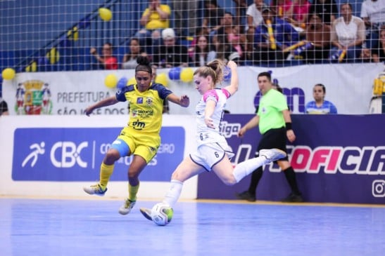 Na noite deste sábado (25), em São José dos Campos (SP), o Stein Cascavel Futsal empatou em 1 a 1 com o São José Futsal Feminino, no jogo de ida da semifinal  - Foto: Assessoria 