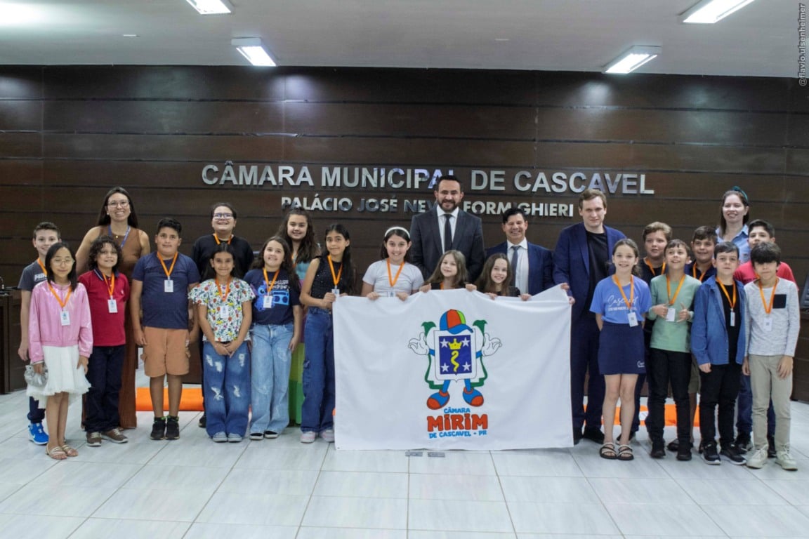 ​Câmara Mirim entrega 128 propostas para melhorar bairros, escolas e comunidades