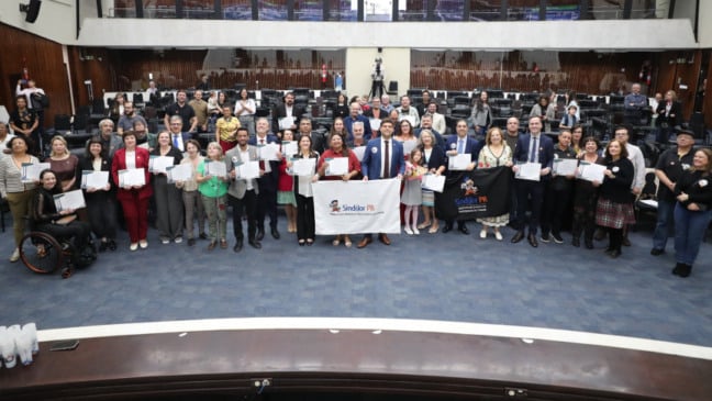 A Assembleia Legislativa do Paraná celebra os 80 anos do Sindijor e a importância da imprensa na democracia - Foto: Valdir Amaral/Alep