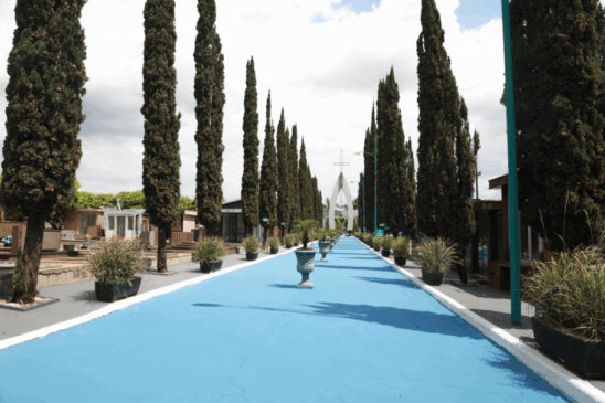 Cascavel inicia homenagens no Dia de Finados com missas diárias no Cemitério Central. Confira a programação completa - Foto: Secom Cascavel inicia homenagens no Dia de Finados com missas diárias no Cemitério Central. Confira a programação completa - Foto: Secom