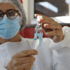 A Campanha de Multivacinação em Cascavel atualiza vacinas de crianças e adolescentes até 31 de outubro - Foto: Secom
