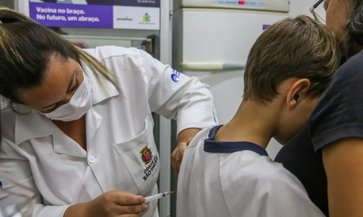 Descubra como a vacina reduziu em 58% os casos de câncer do colo do útero entre mulheres no Brasil - Foto:  Rovena Rosa/Agência Brasil