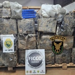 Descubra como a PMPR e a FICCO-PR interceptaram veículo com grande quantidade de maconha. Detalhes da operação - Foto: PMPR