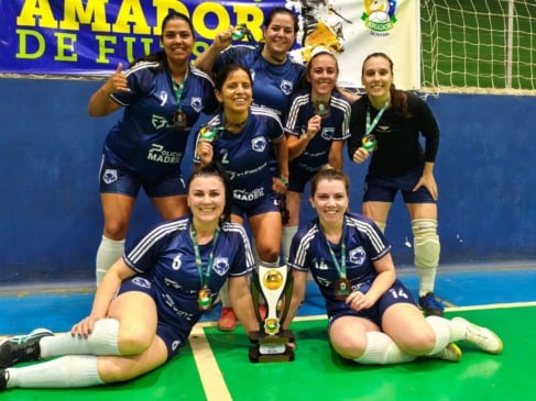 Meninas do Furacão ficaram com a medalha de bronze na noite de quarta-feira - Foto: : Divulgação Semel