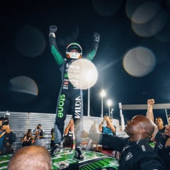 A festa do bicampeão: Ricardinho venceu as duas provas do sábado em Cuiabá
Crédito: Divulgação
