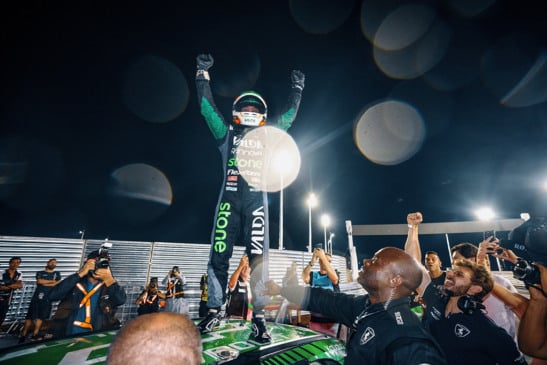 A festa do bicampeão: Ricardinho venceu as duas provas do sábado em Cuiabá
Crédito: Divulgação
