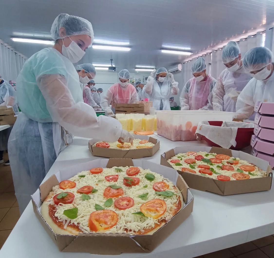 Participe da 9ª Pizza Solidária da APAE de Cascavel. Contribua e saboreie deliciosas pizzas Marguerita e Calabresa - Foto: Comunicação APAE Participe da 9ª Pizza Solidária da APAE de Cascavel. Contribua e saboreie deliciosas pizzas Marguerita e Calabresa - Foto: Comunicação APAE