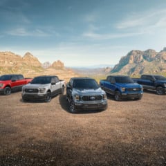 Descubra a história dos Carros Ford F-150, a picape mais vendida do mundo, celebrando 50 anos de inovações - Foto: Divulgação