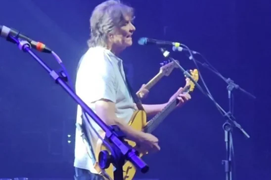 Lô Borges, um ícone da MPB, faleceu aos 73 anos. Descubra sua trajetória e suas contribuições para a música brasileira - Foto: Reprodução