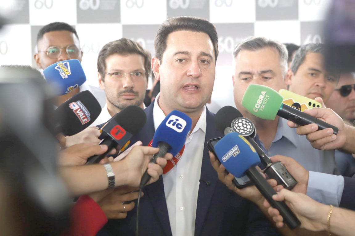 Ratinho Junior desafia decreto de Lula e reforça APAEs como modelo de inclusão responsável