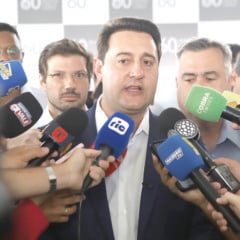 Ratinho Junior desafia decreto de Lula e reforça APAEs como modelo de inclusão responsável