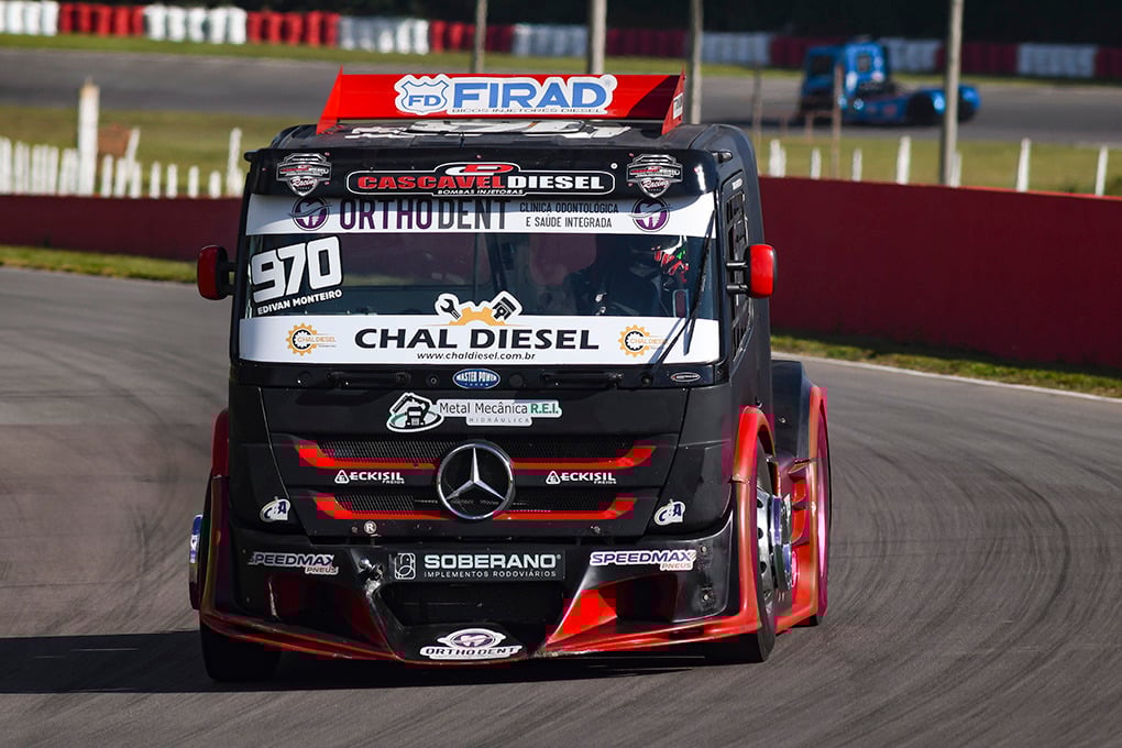 Edivan Monteiro aposta na boa performance do seu Mercedes-Benz para pontuar em Guaporé domingo - Foto: Tiago Soares Edivan Monteiro aposta na boa performance do seu Mercedes-Benz para pontuar em Guaporé domingo - Foto: Tiago Soares