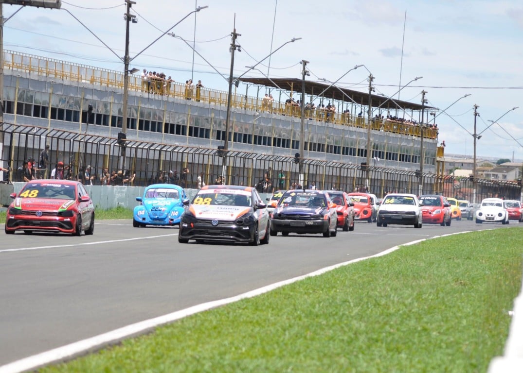 A última etapa do Metropolitano de Londrina terá quatro provas, que irão apontar os campões de 2025
Crédito: Daniel Procópio/Divulgação
A última etapa do Metropolitano de Londrina terá quatro provas, que irão apontar os campões de 2025
Crédito: Daniel Procópio/Divulgação