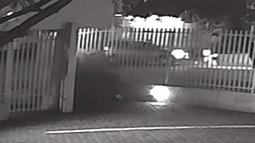 Câmera flagra mais um acidente na esquina das ruas Rio Grande do Sul e Uruguai Câmera flagra mais um acidente na esquina das ruas Rio Grande do Sul e Uruguai