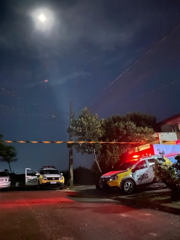 Quando chegaram ao local, os socorristas do SIATE apenas puderam confirmar a morte, já que os disparos atingiram principalmente a região da cabeça - Foto: SOT