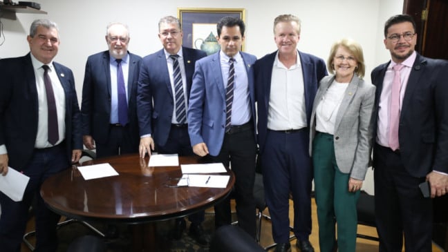 A Comissão de Saúde Pública aprovou três projetos de lei durante reunião nesta segunda (3).
Créditos: Orlando Kissner/Alep