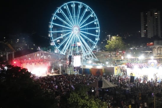 Festa de aniversário de Cascavel e abertura do Natal terão show gratuito e chegada do Papai Noel